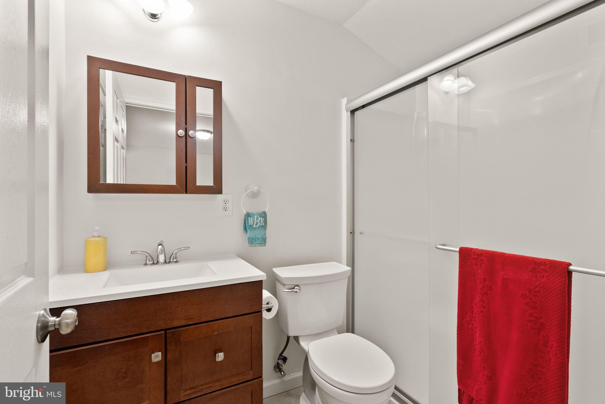 854 Vanderbilt Ter SE