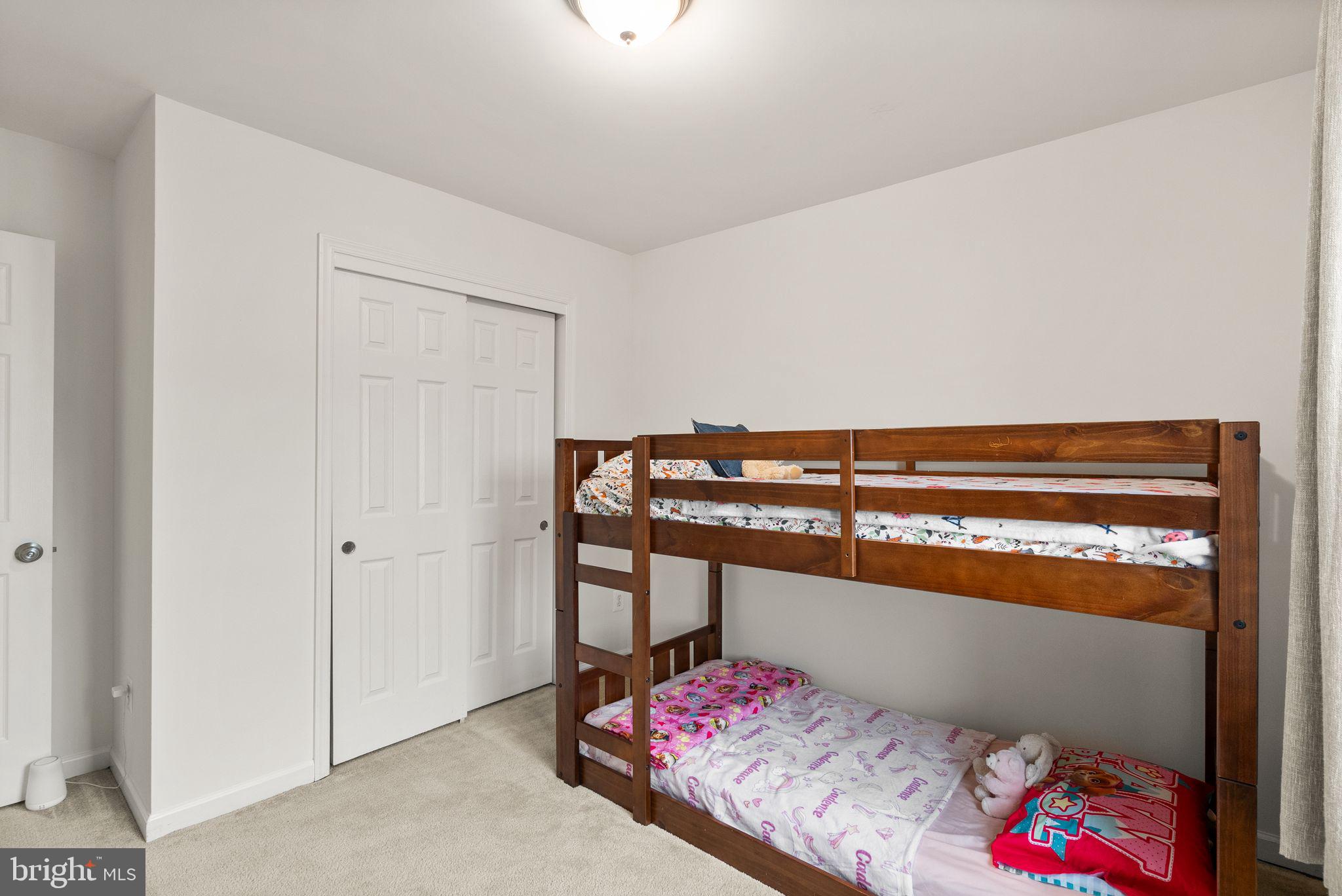 854 Vanderbilt Ter SE