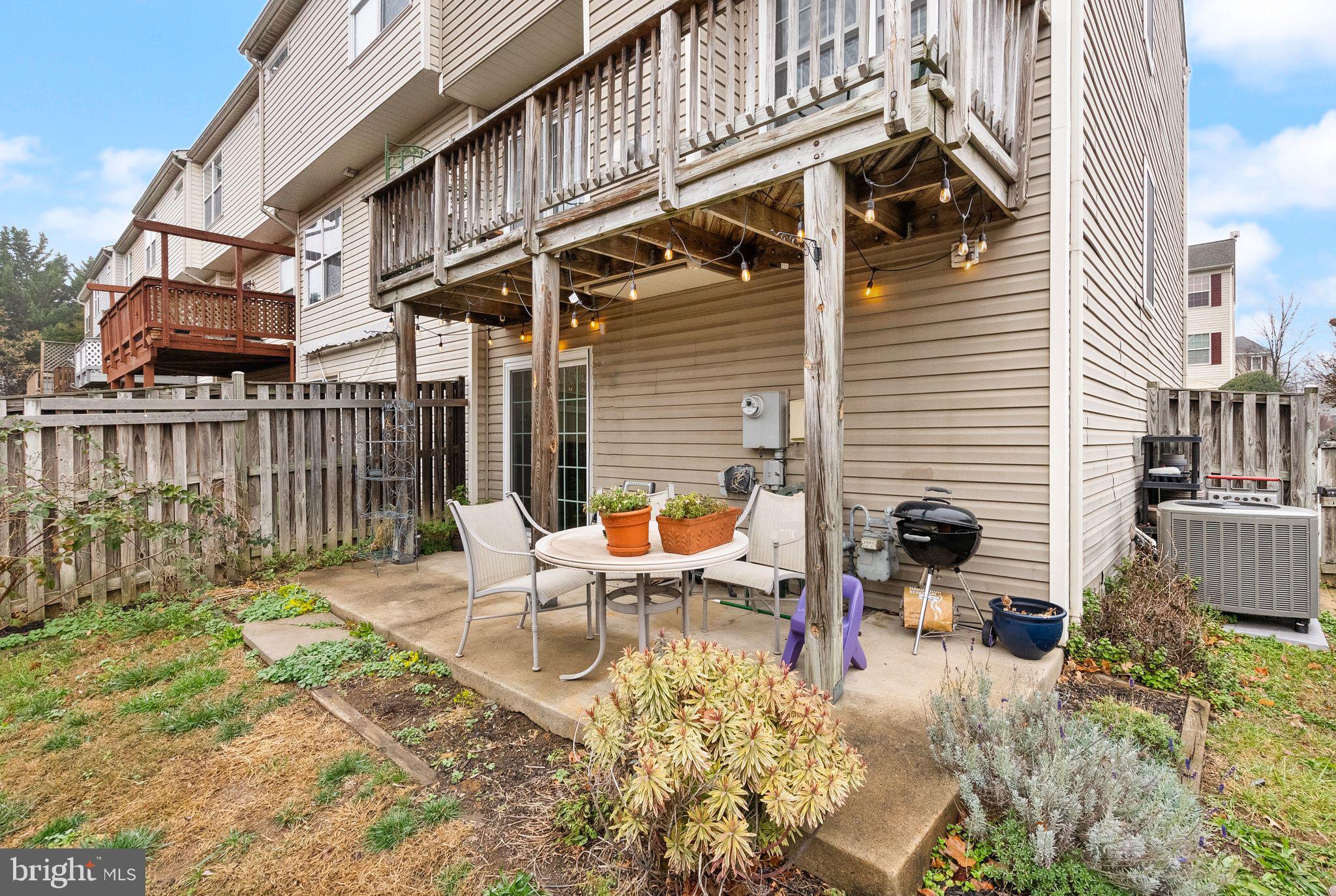 854 Vanderbilt Ter SE