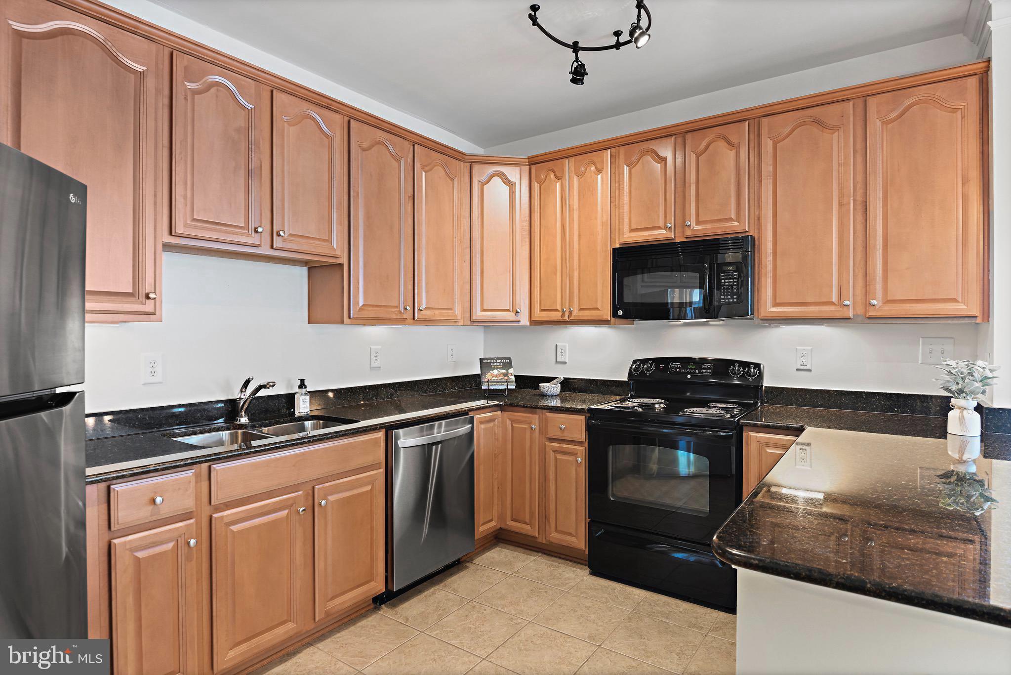 24701 Byrne Meadow Sq #403