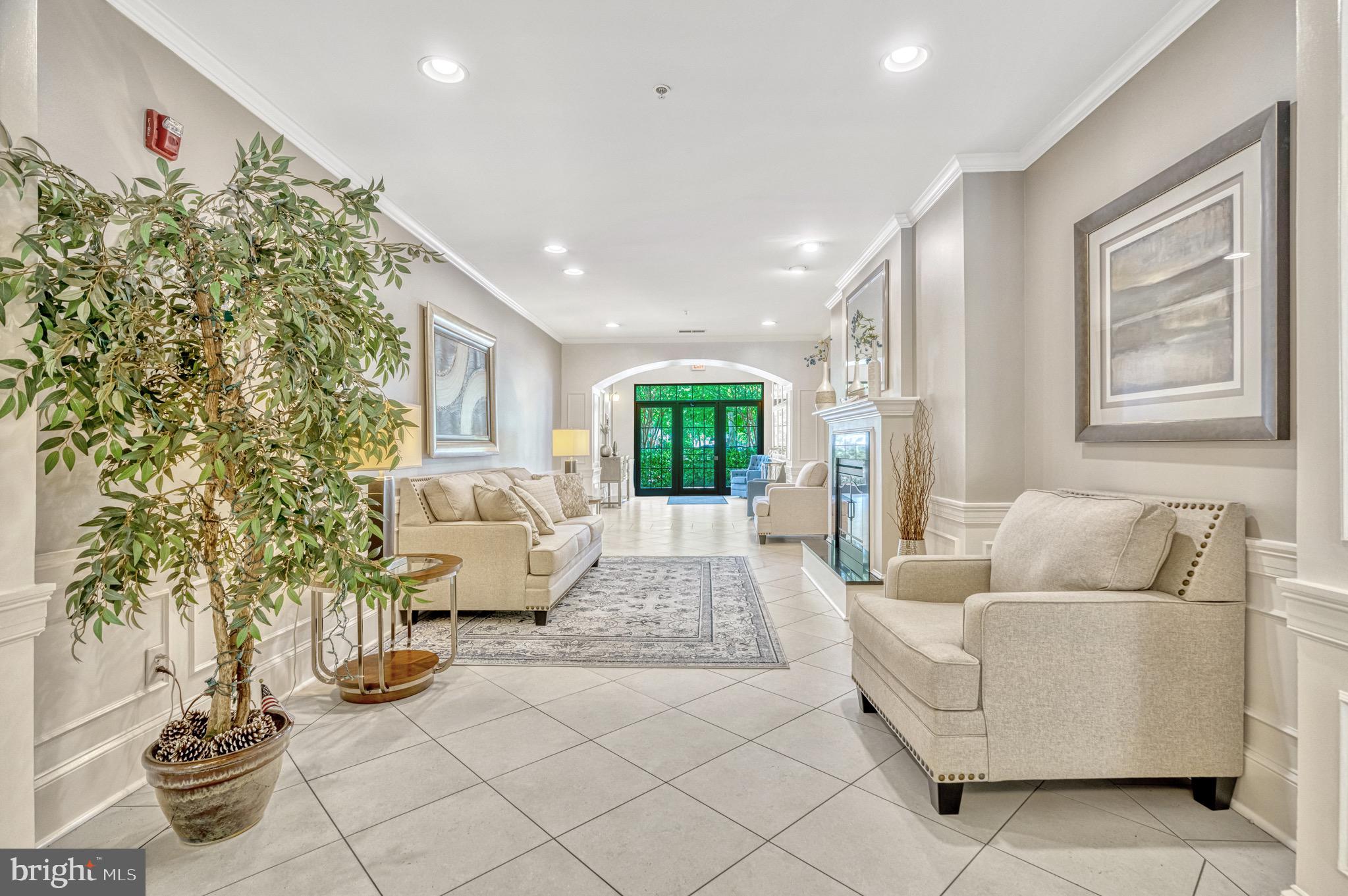 24701 Byrne Meadow Sq #403