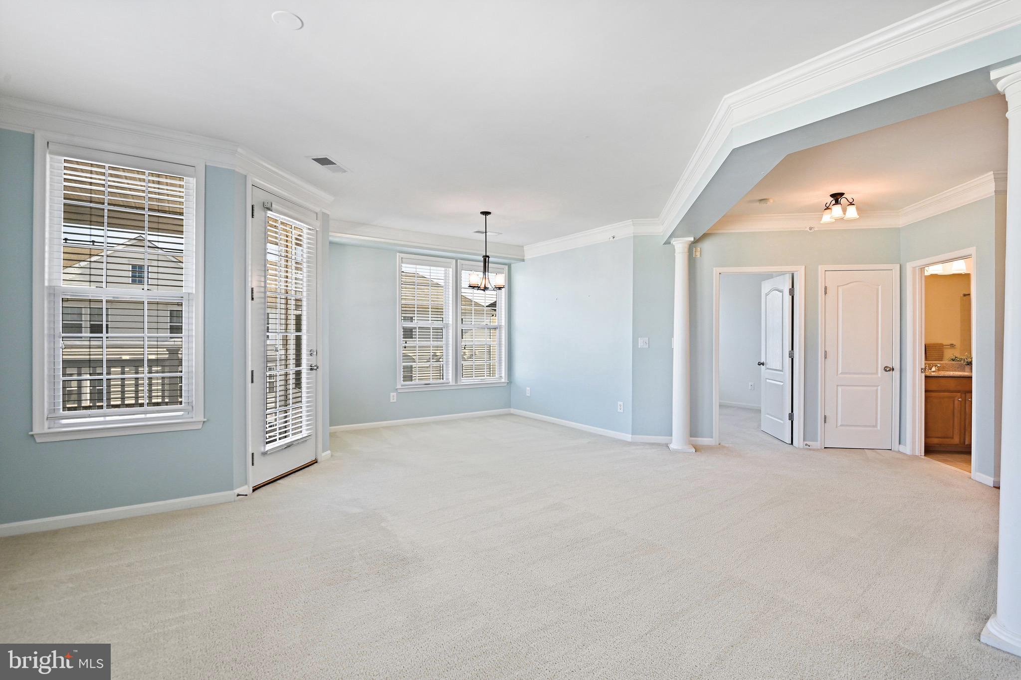 24701 Byrne Meadow Sq #403