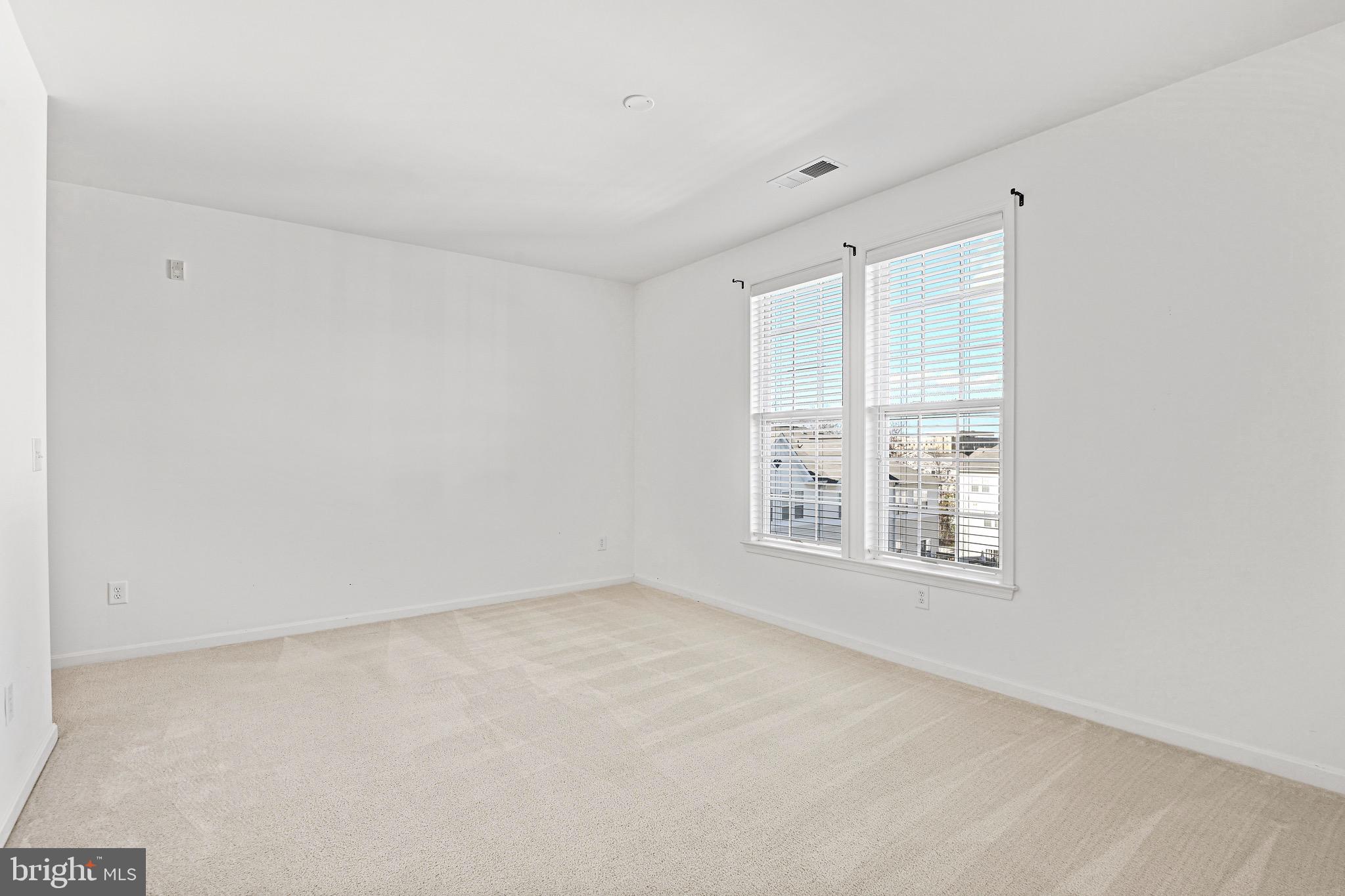 24701 Byrne Meadow Sq #403