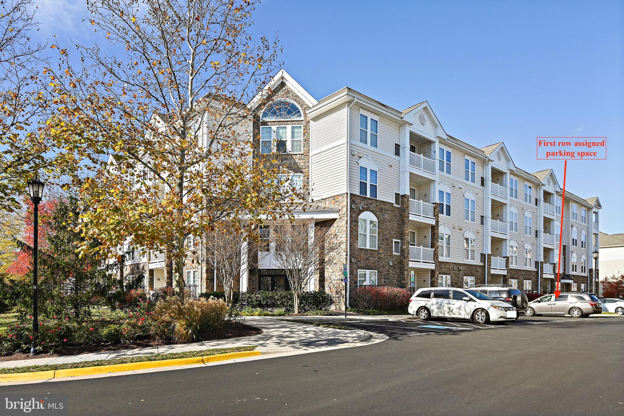 24701 Byrne Meadow Sq #403