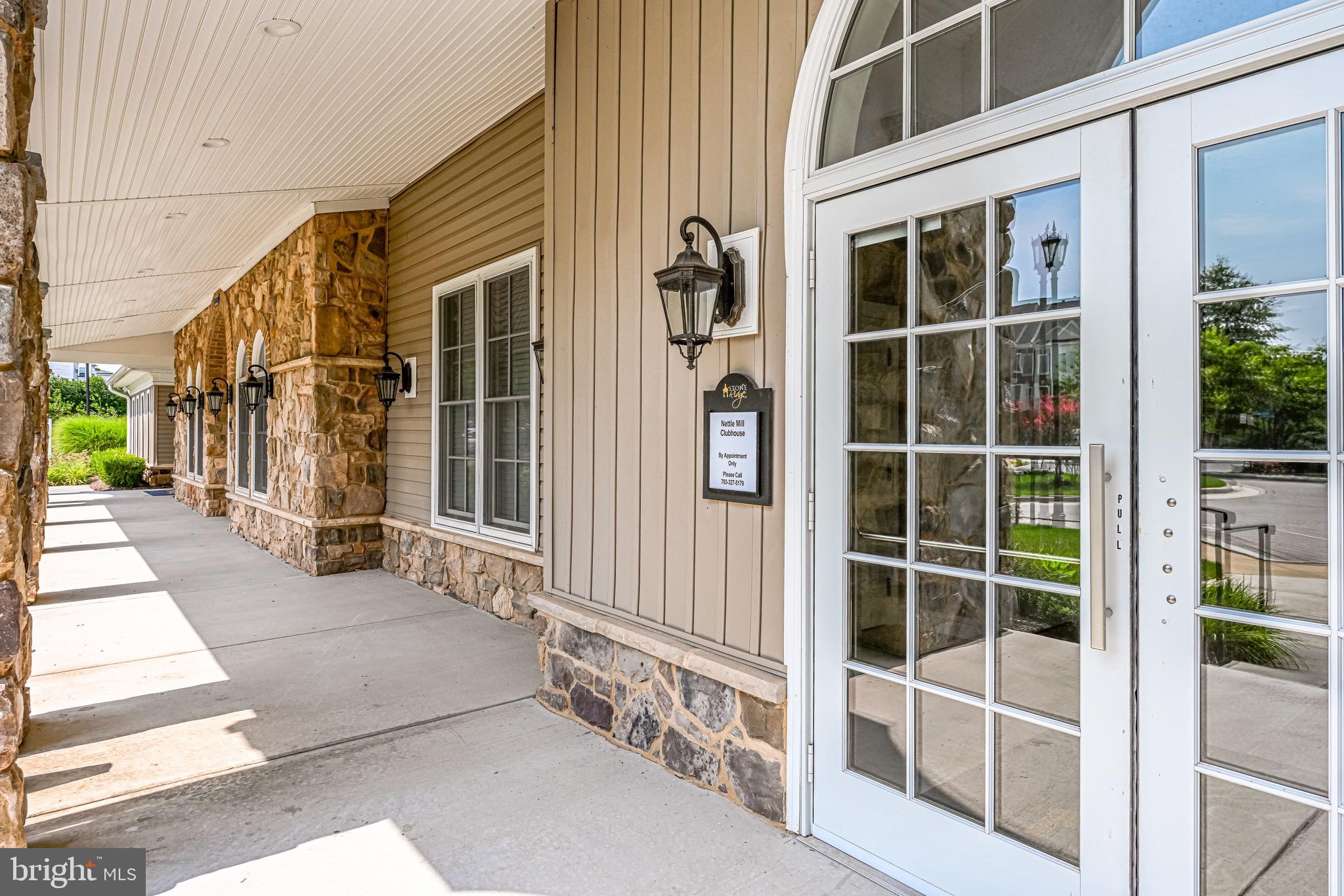 24701 Byrne Meadow Sq #403