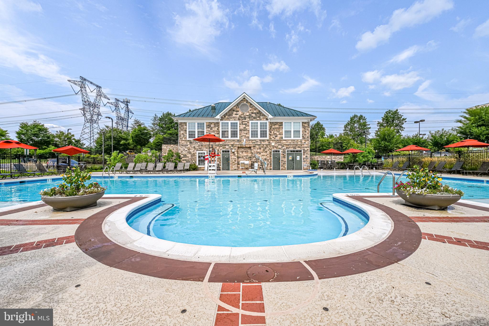 24701 Byrne Meadow Sq #403