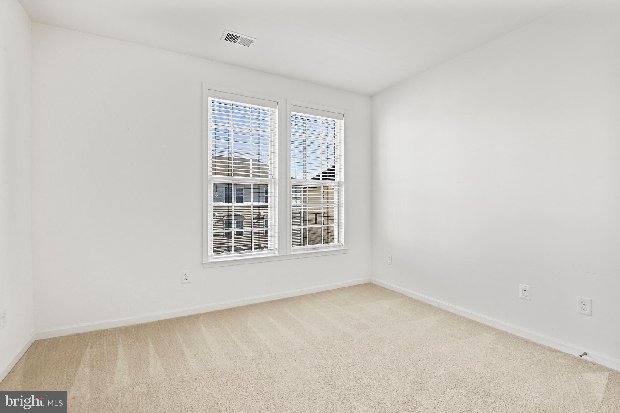 24701 Byrne Meadow Sq #403