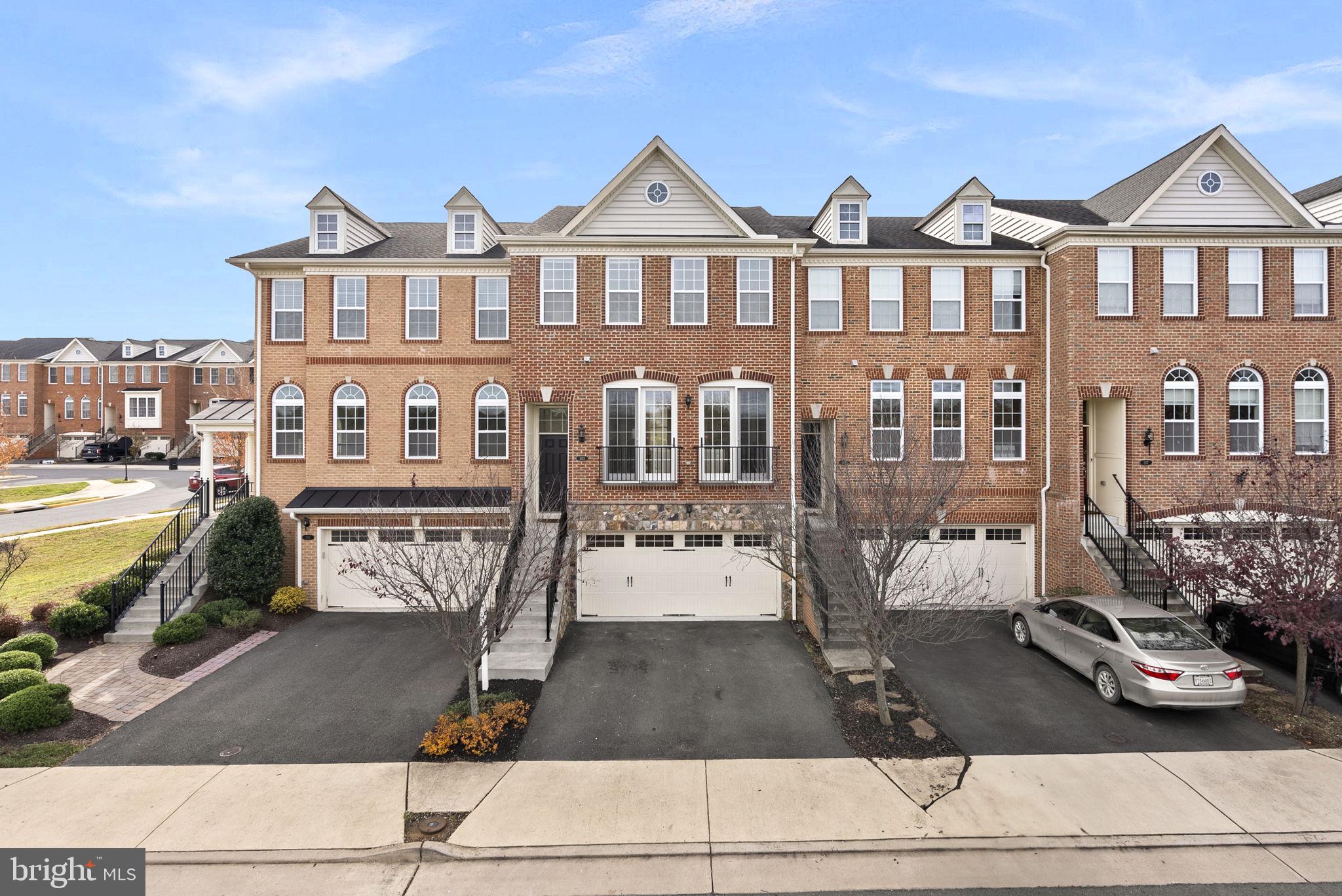 303 Dublin Sq