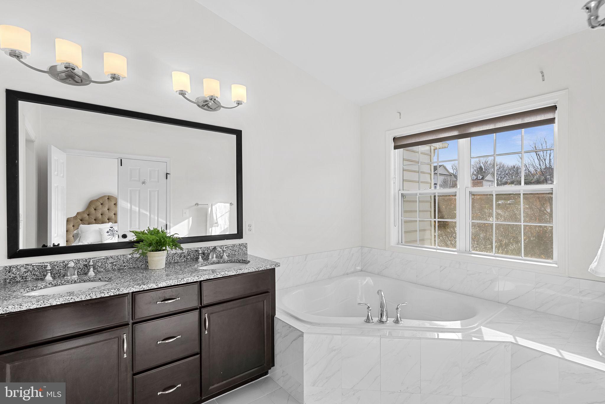 303 Dublin Sq