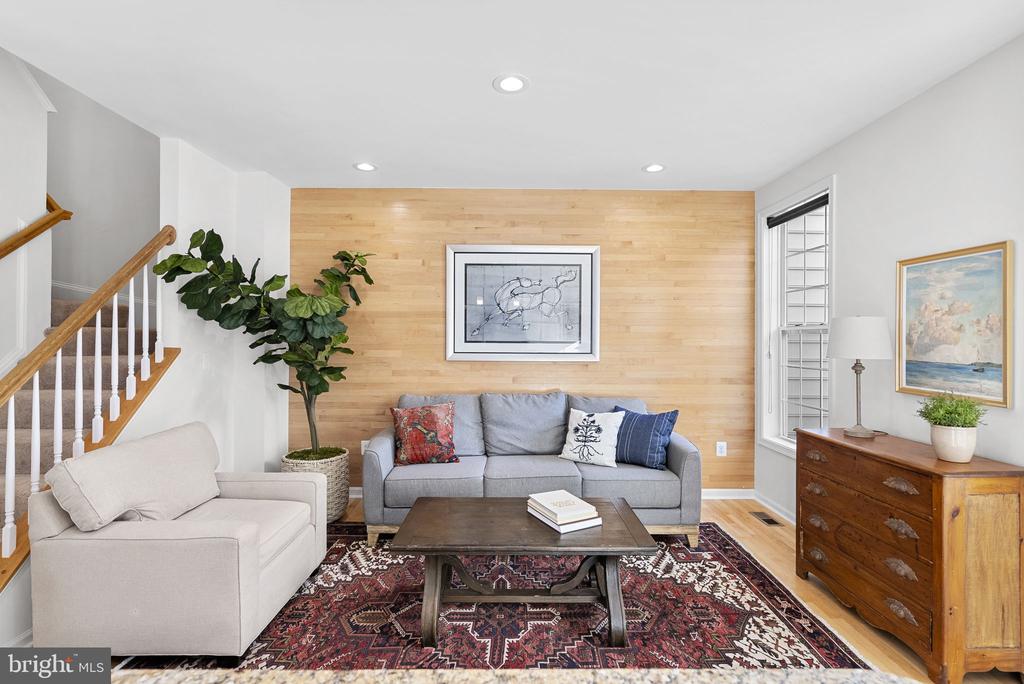 303 Dublin Sq