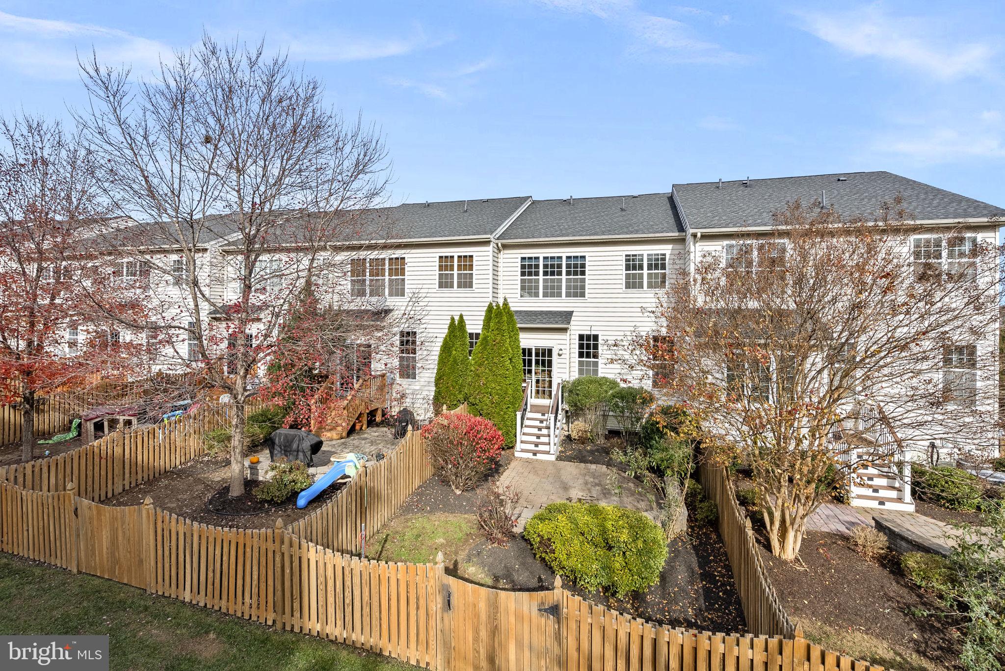 303 Dublin Sq