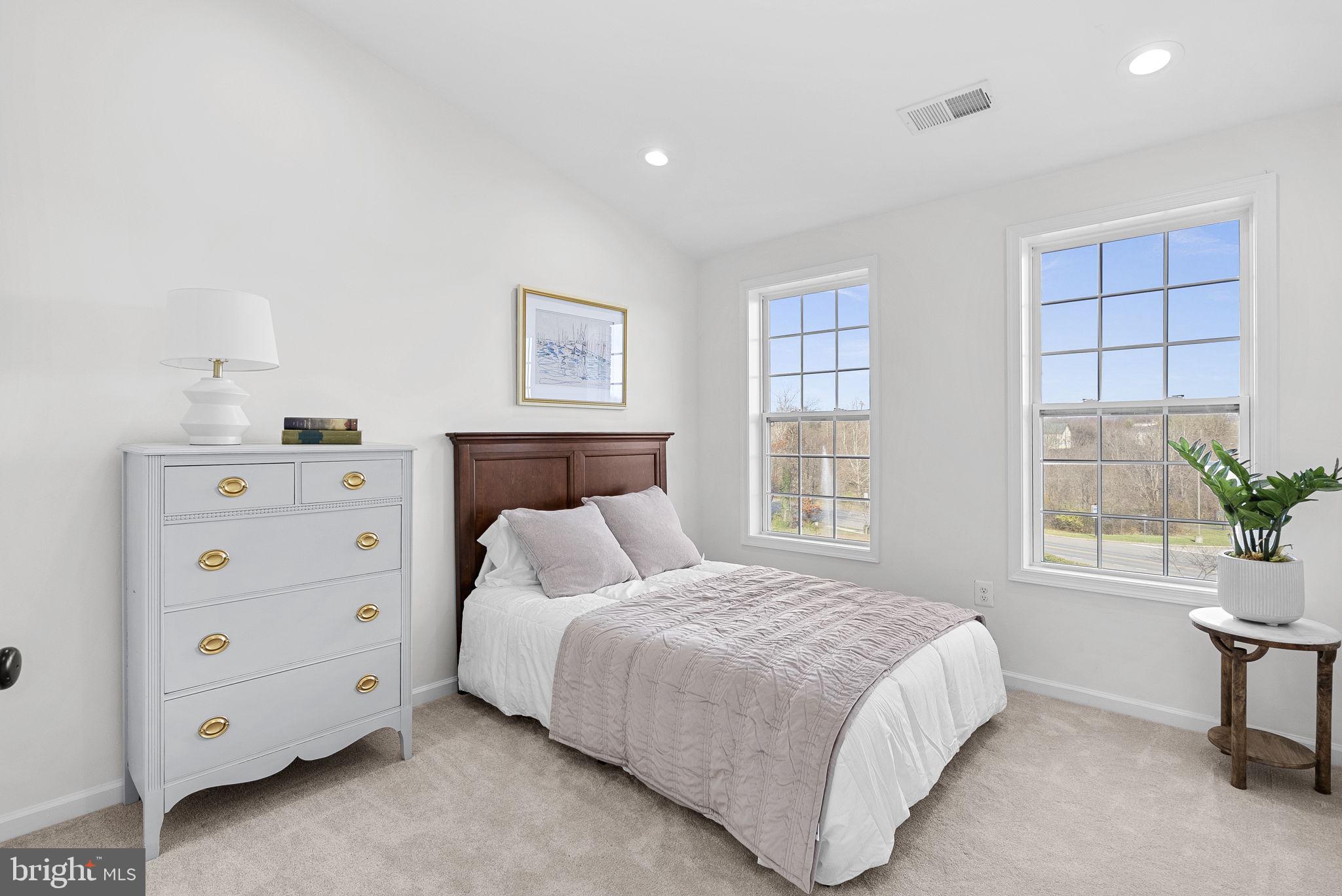303 Dublin Sq