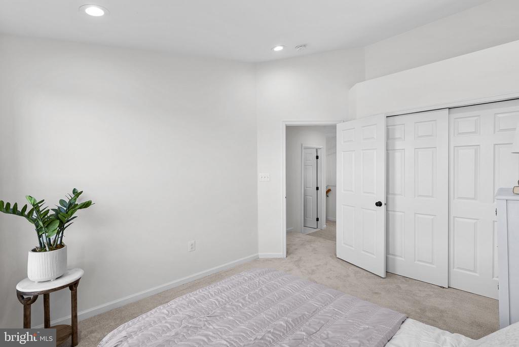 303 Dublin Sq