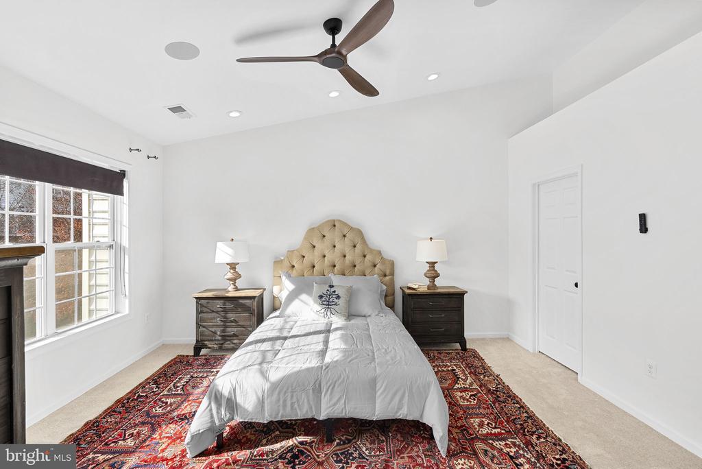 303 Dublin Sq