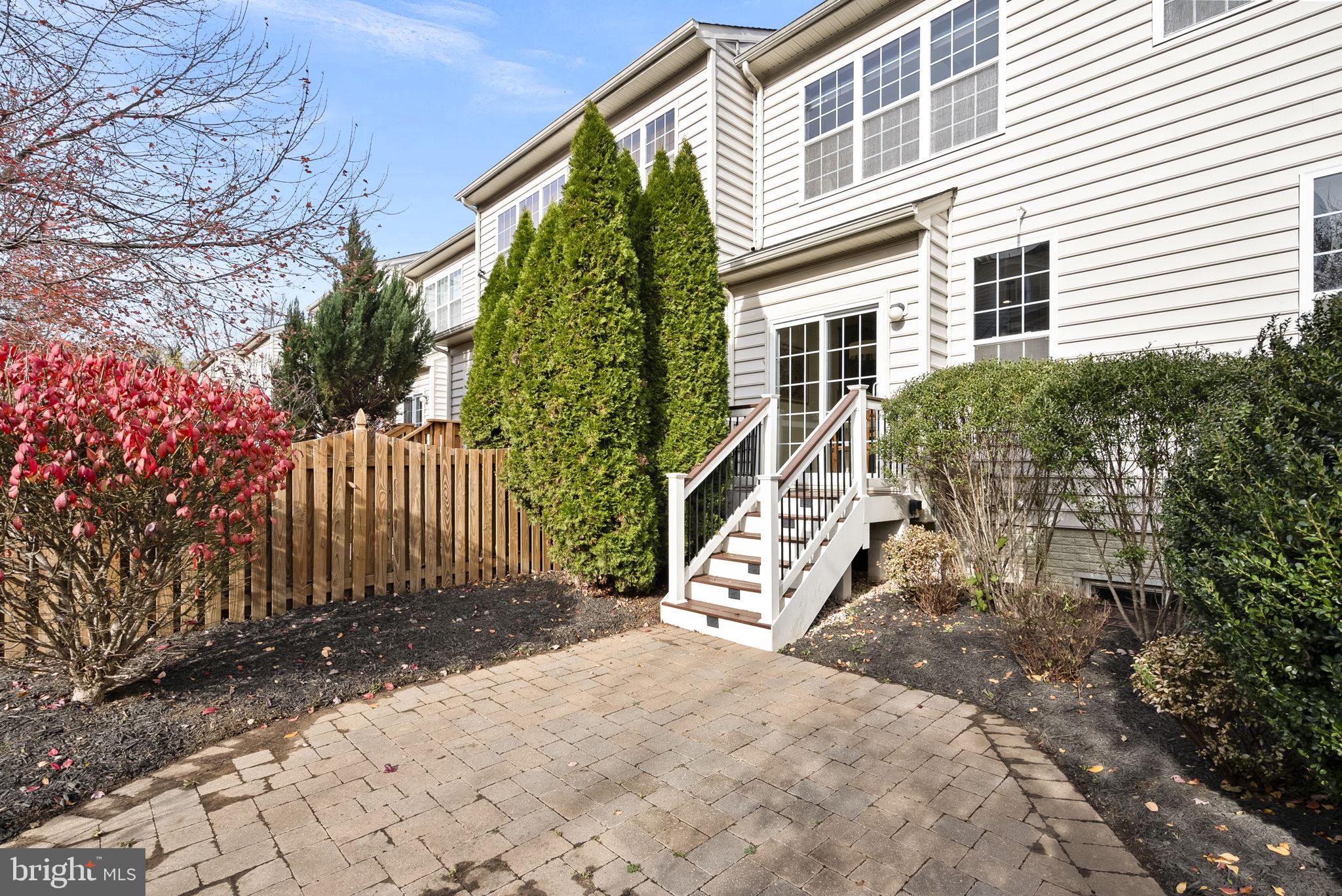 303 Dublin Sq