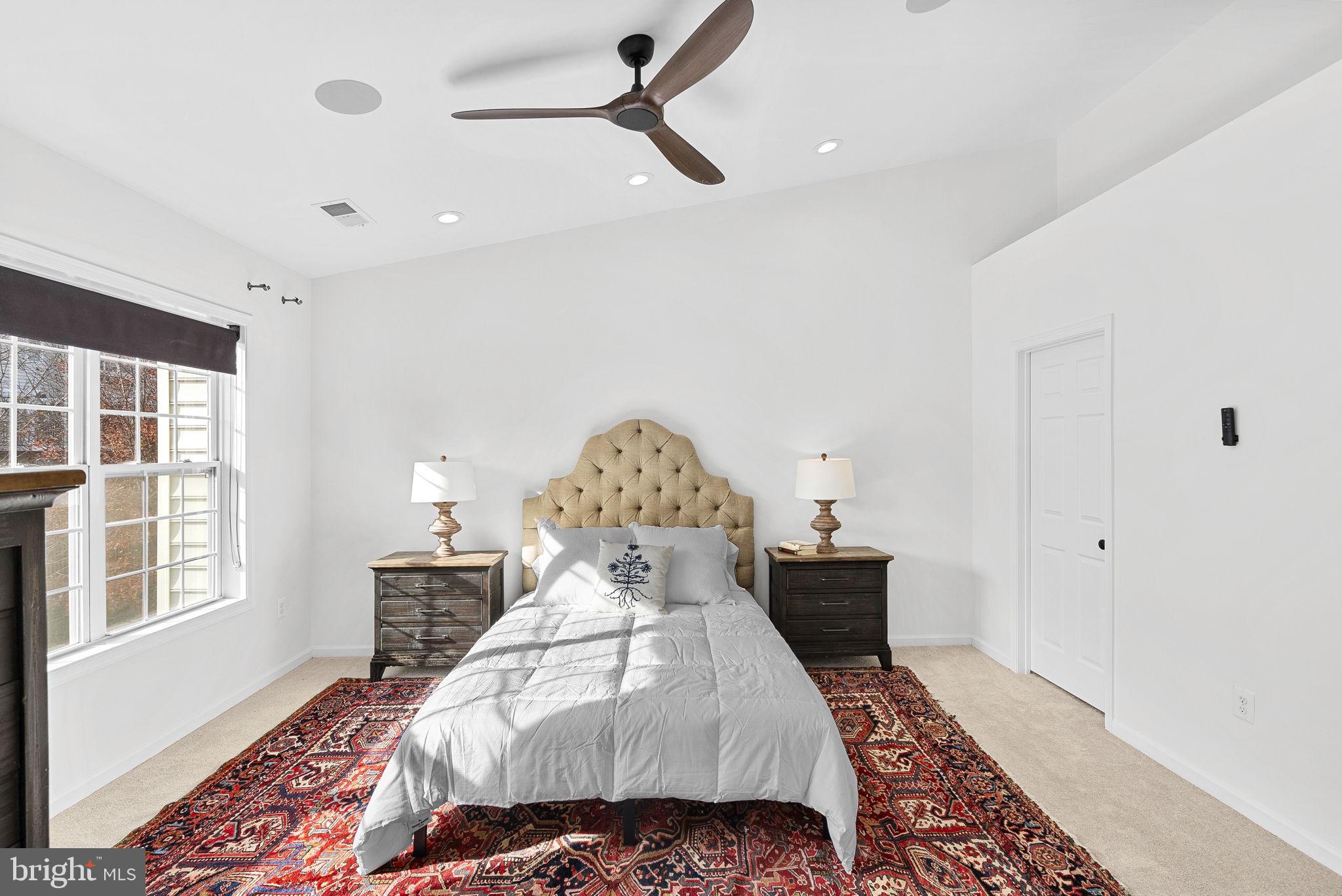 303 Dublin Sq