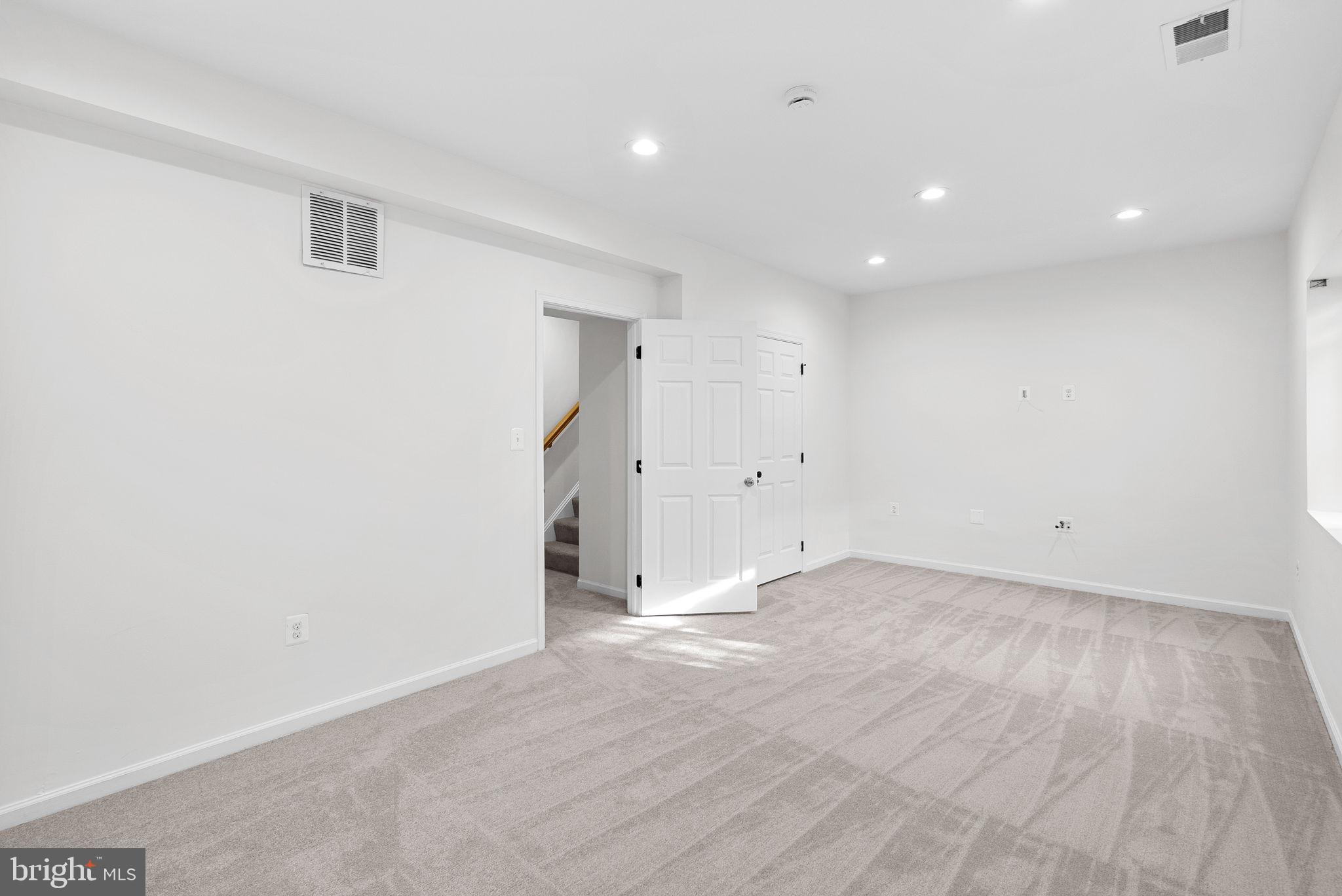 303 Dublin Sq