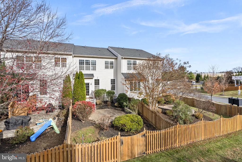 303 Dublin Sq