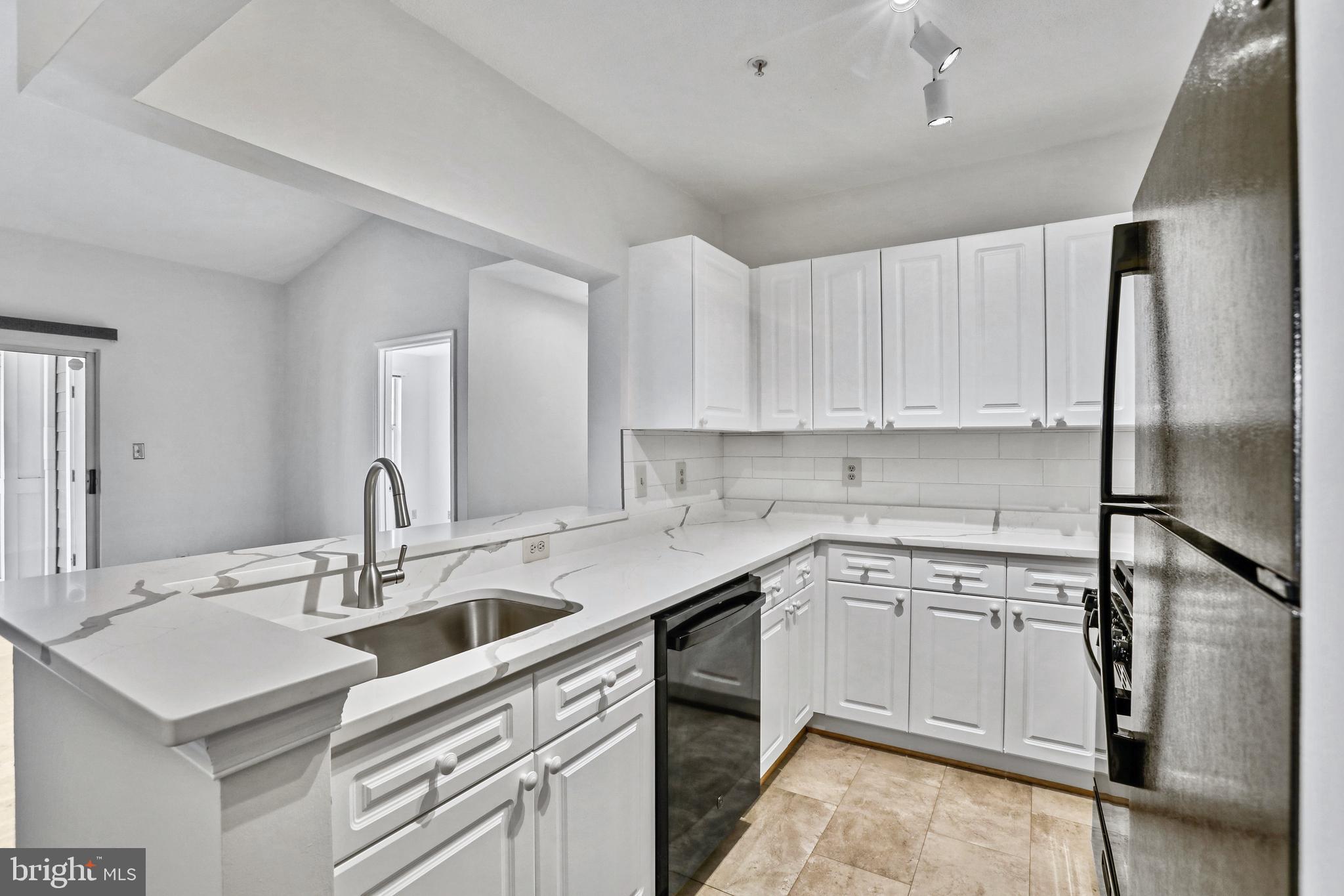 20311 Beechwood Ter #302