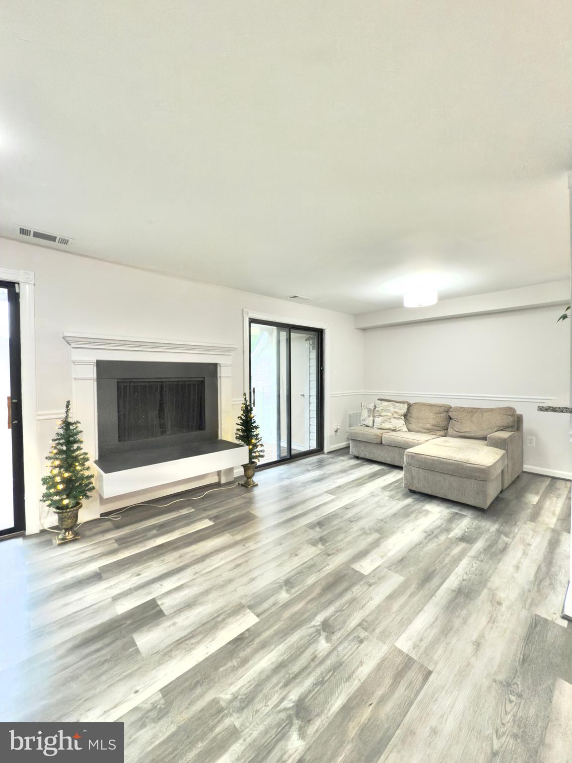 1068 Mycroft Ct