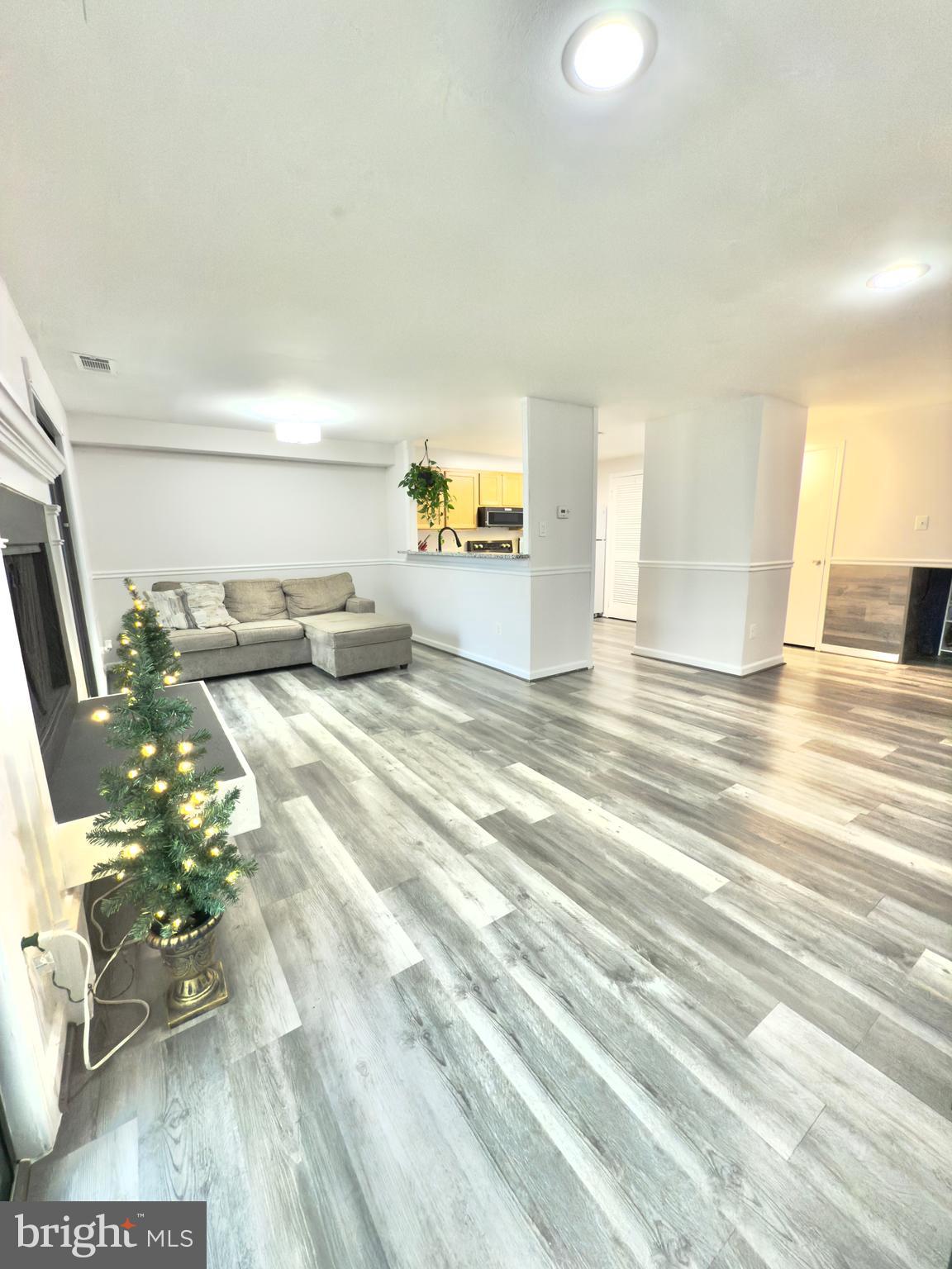 1068 Mycroft Ct