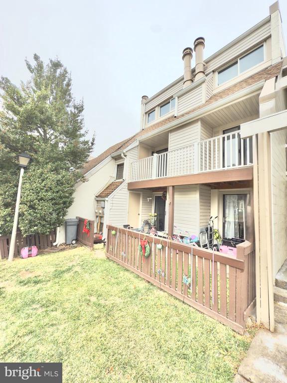 1068 Mycroft Ct
