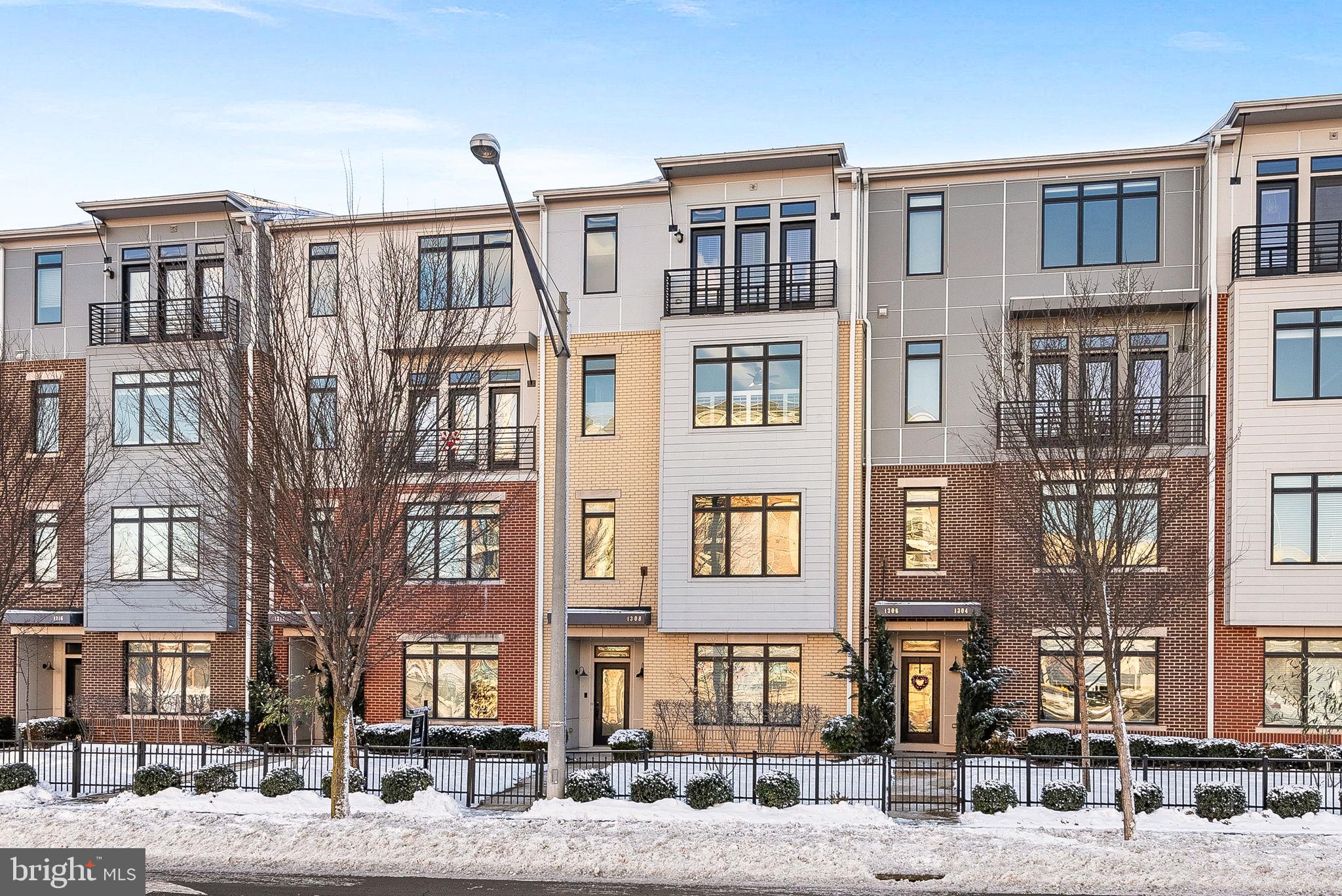 1310 Ribbon Limestone Ter SE