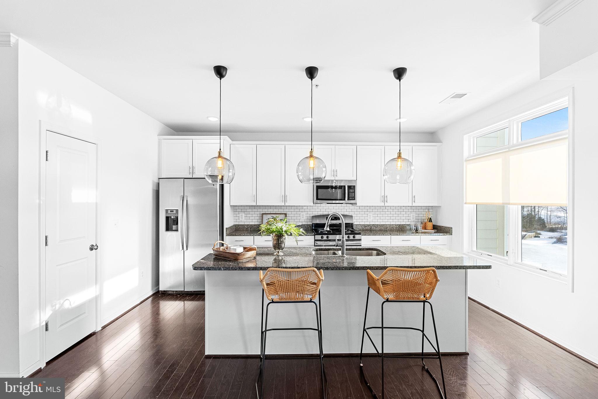 1310 Ribbon Limestone Ter SE