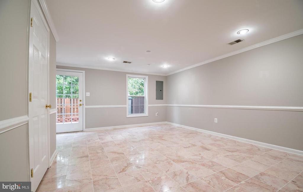 45572 GRAND CENTRAL SQ