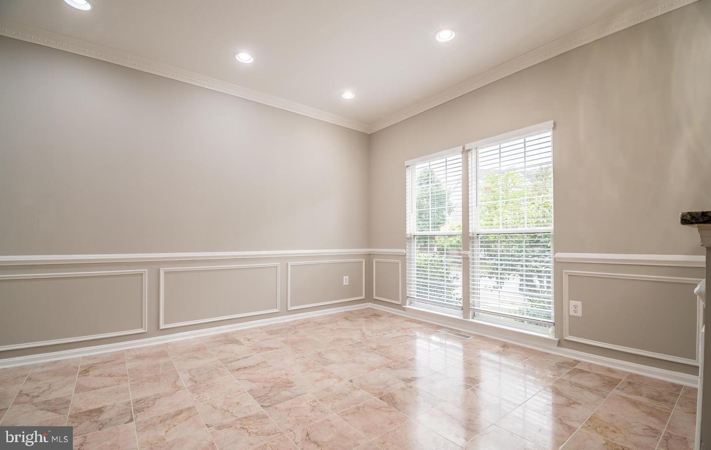 45572 GRAND CENTRAL SQ