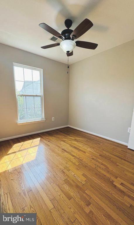 45572 GRAND CENTRAL SQ