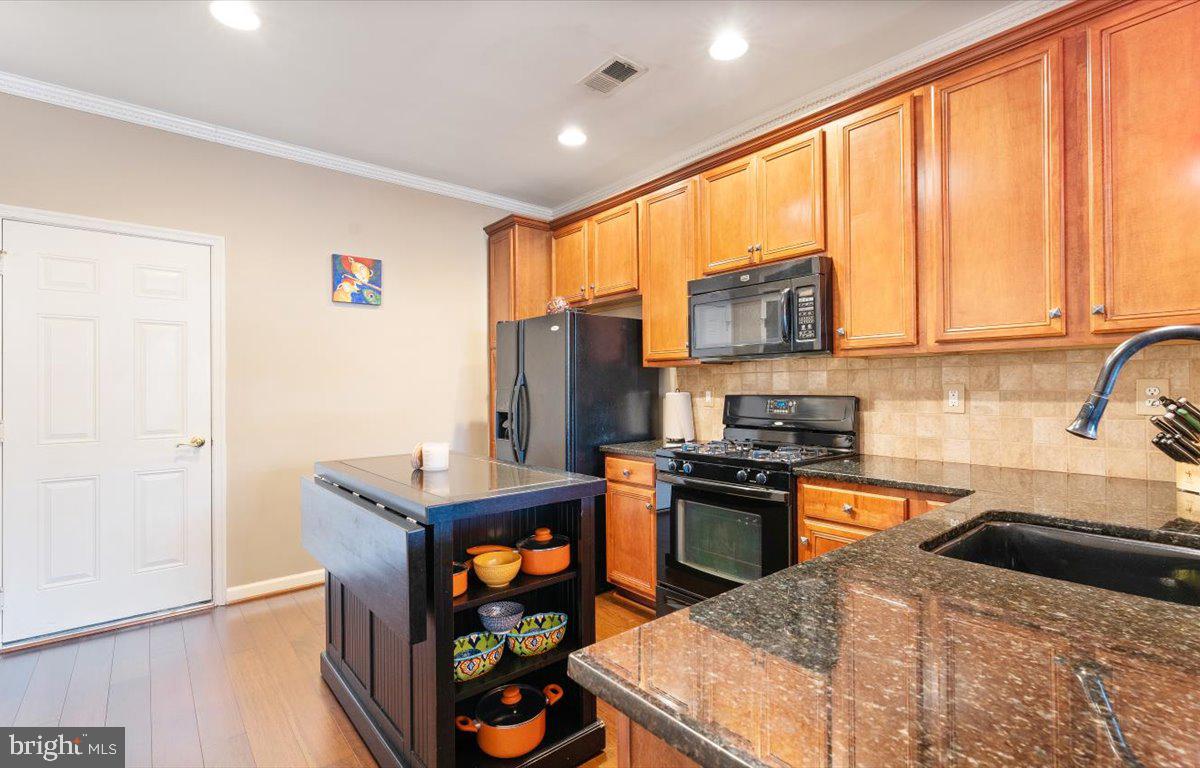 22705 SETTLERS TRAIL