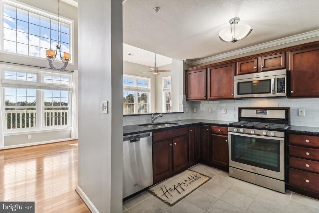507 SUNSET VIEW TER SE #303