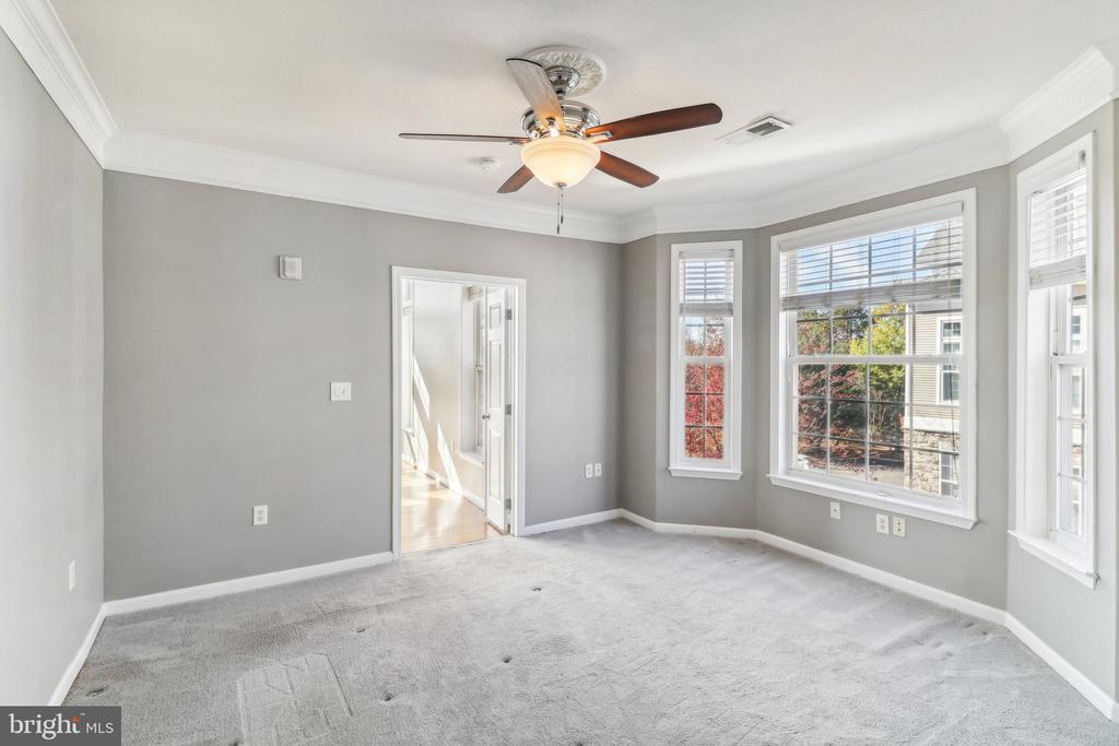 507 SUNSET VIEW TER SE #303