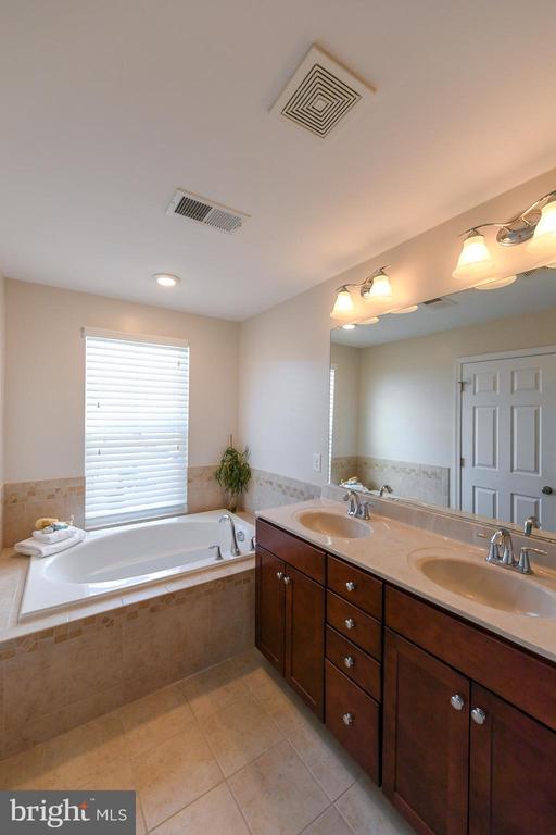 25225 Briargate Ter