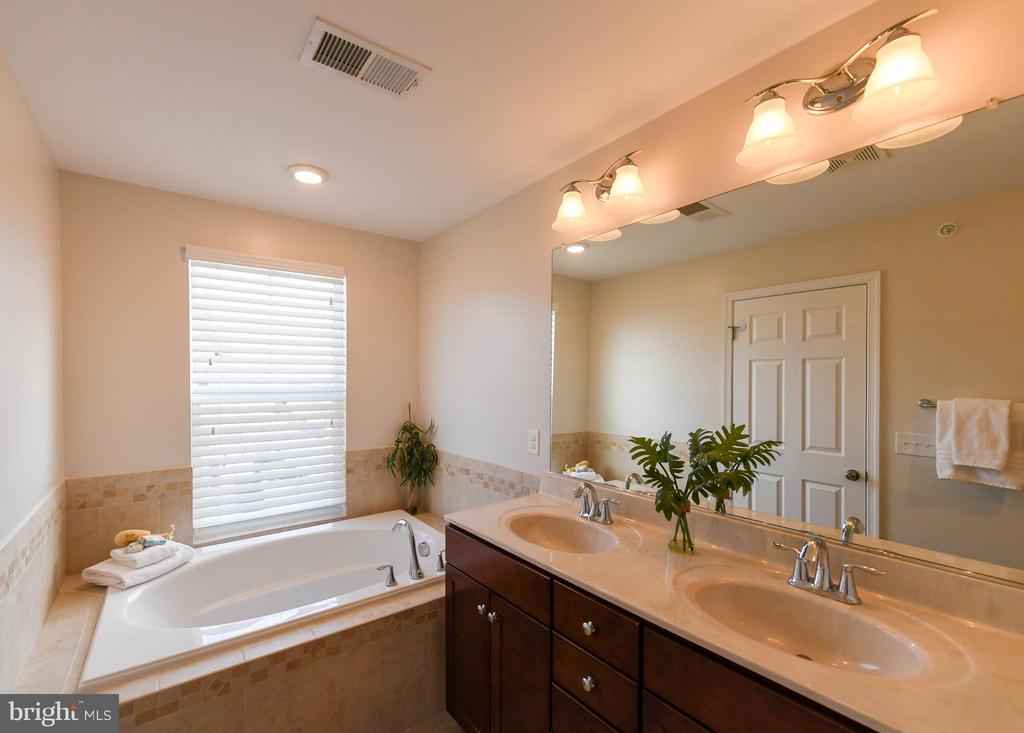 25225 Briargate Ter