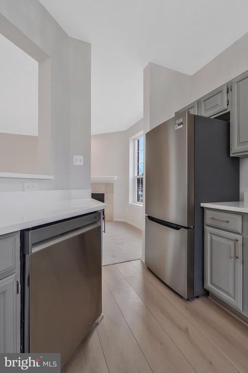 672 Gateway Dr SE #602