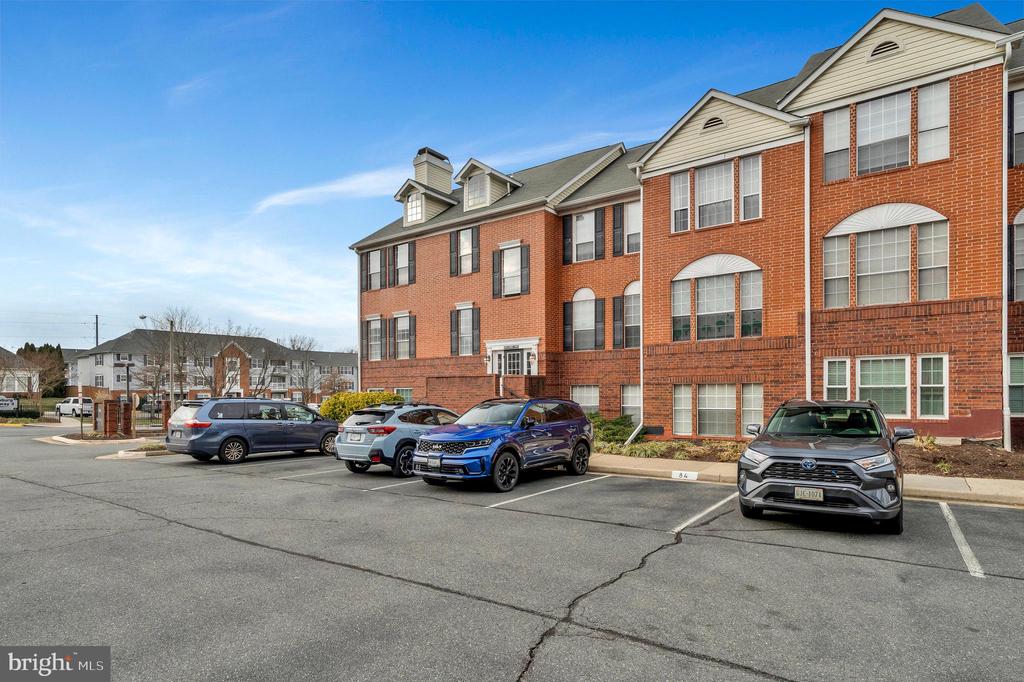 672 Gateway Dr SE #602