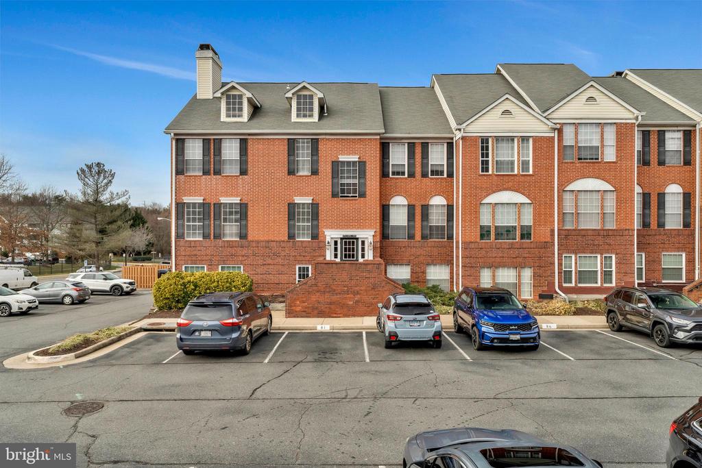 672 Gateway Dr SE #602