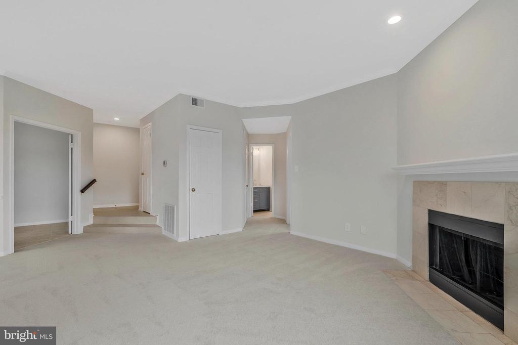 672 Gateway Dr SE #602