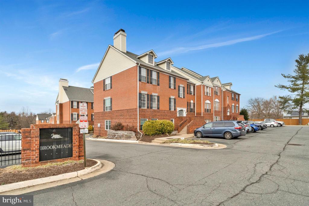 672 Gateway Dr SE #602