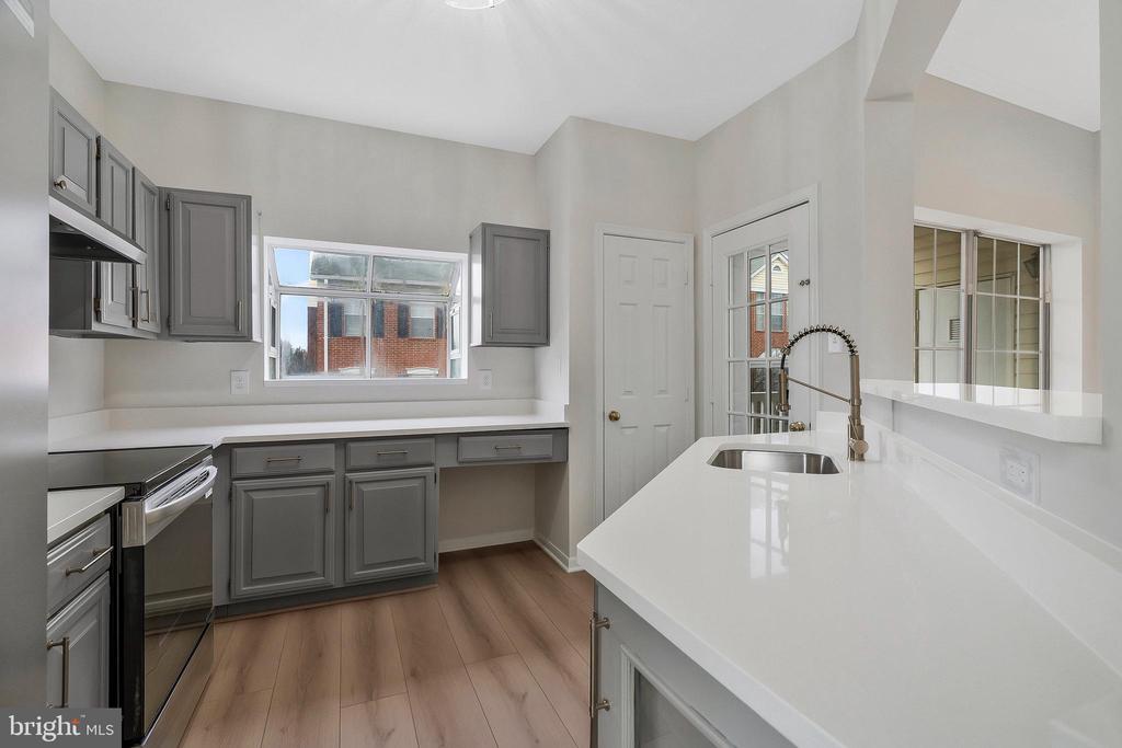 672 Gateway Dr SE #602