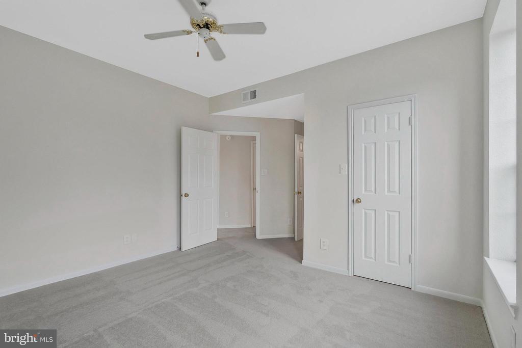 672 Gateway Dr SE #602