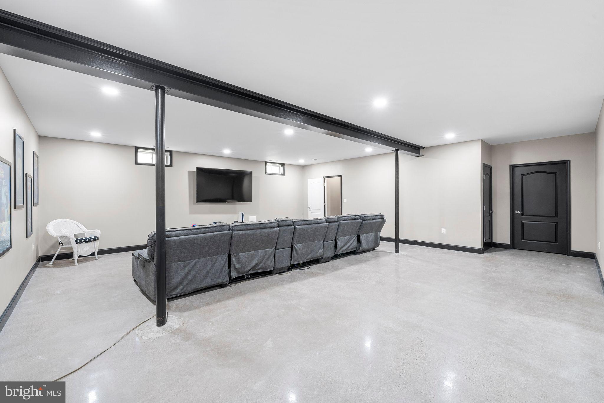 24481 Island Pool Ct
