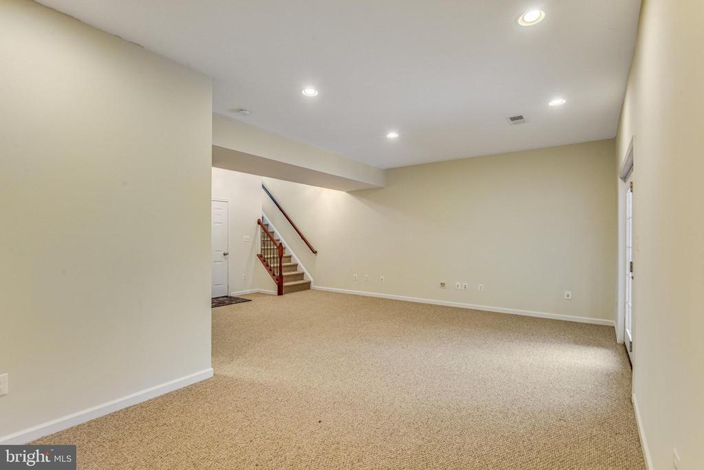 25568 Creekmore Ter