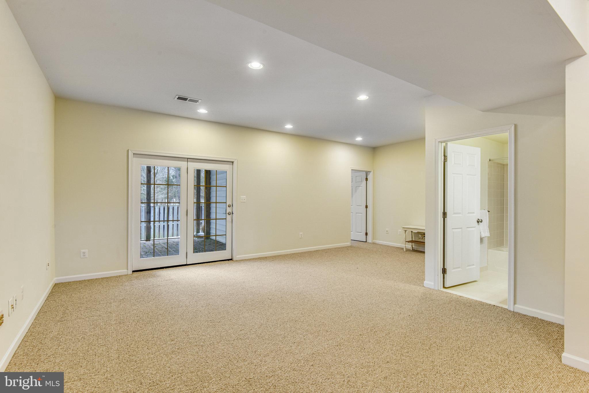 25568 Creekmore Ter
