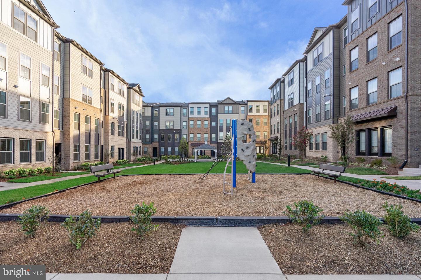 20956 Bluebird Sq