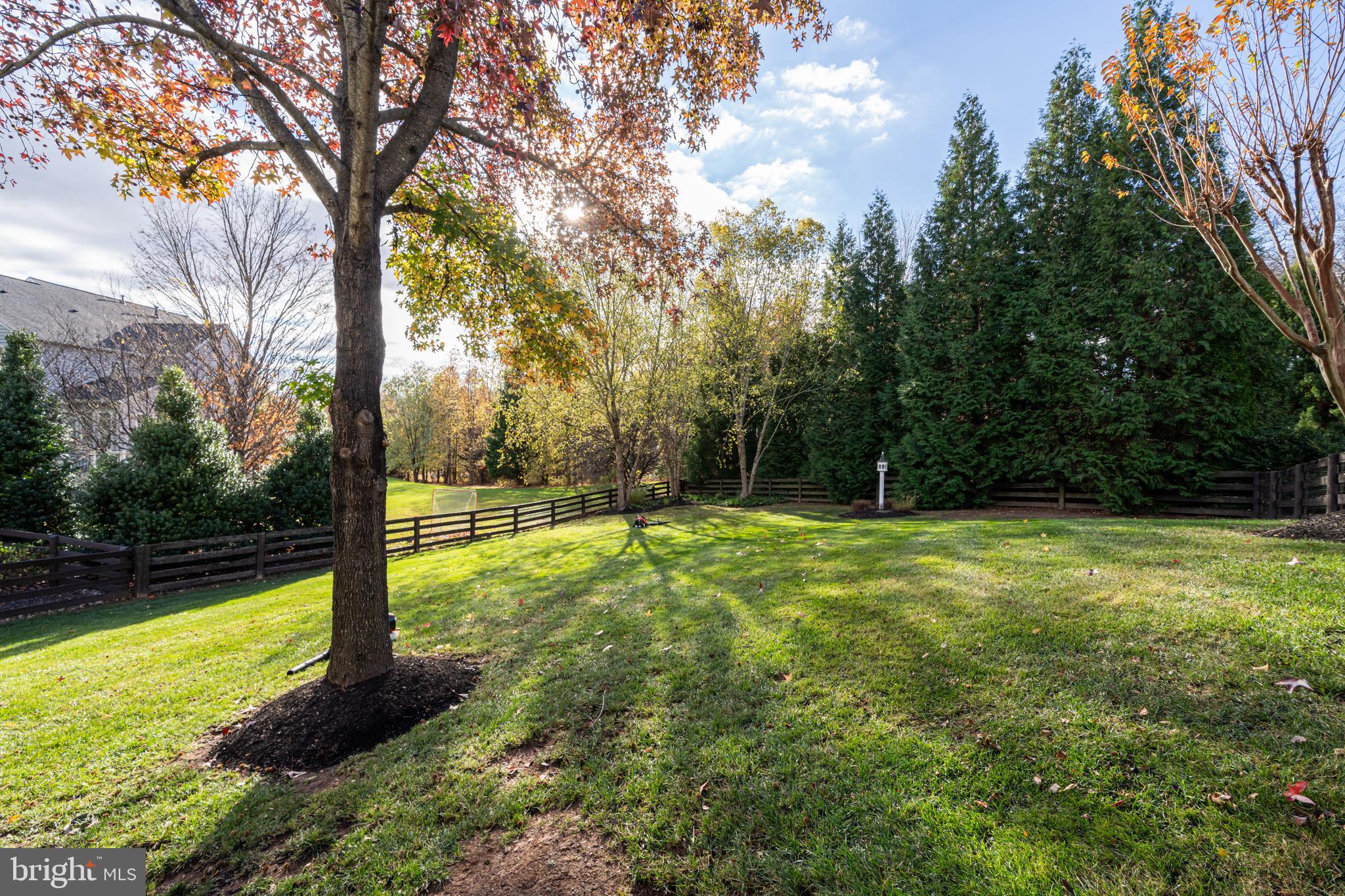 24286 Walnut Hill Pl