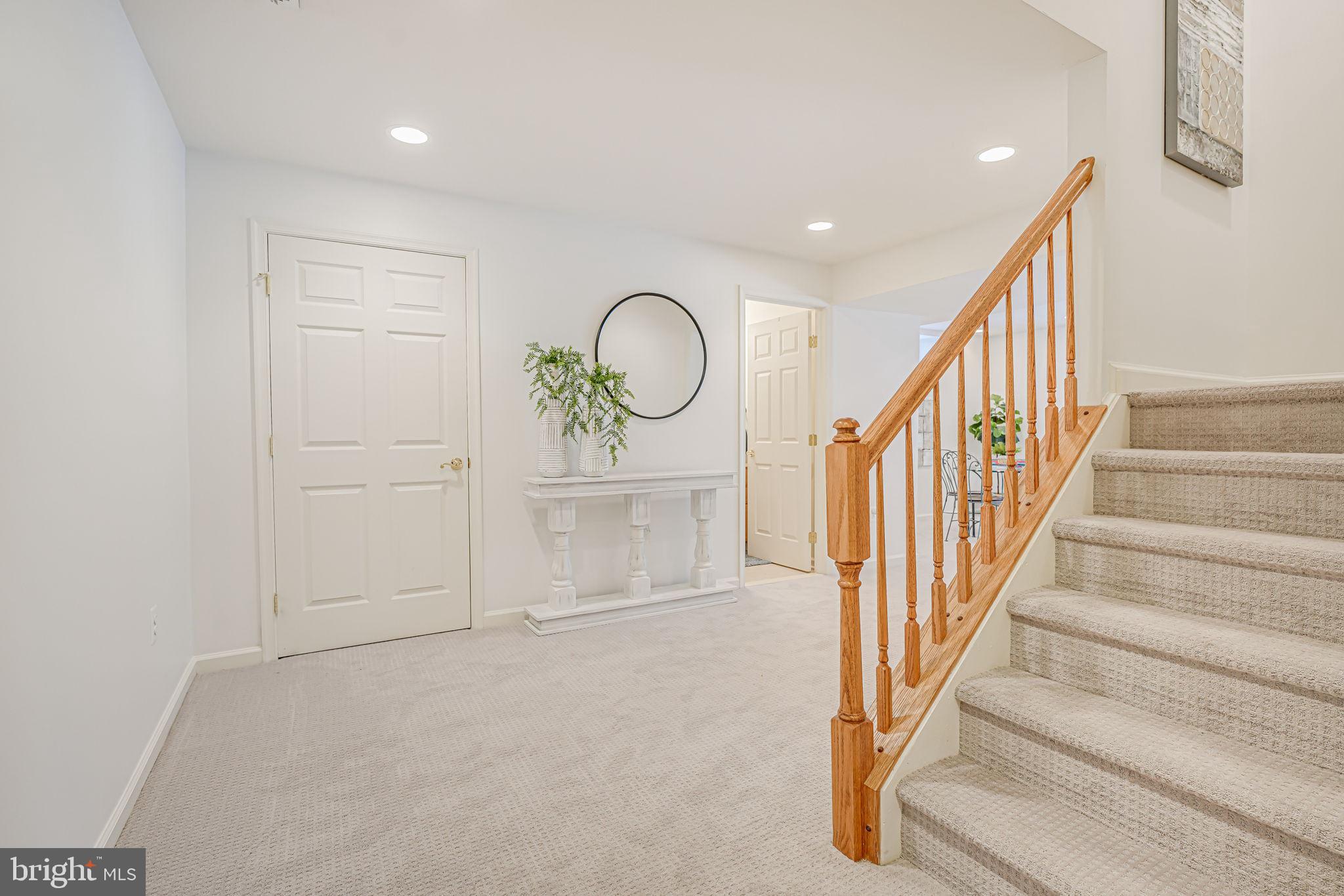 24286 Walnut Hill Pl