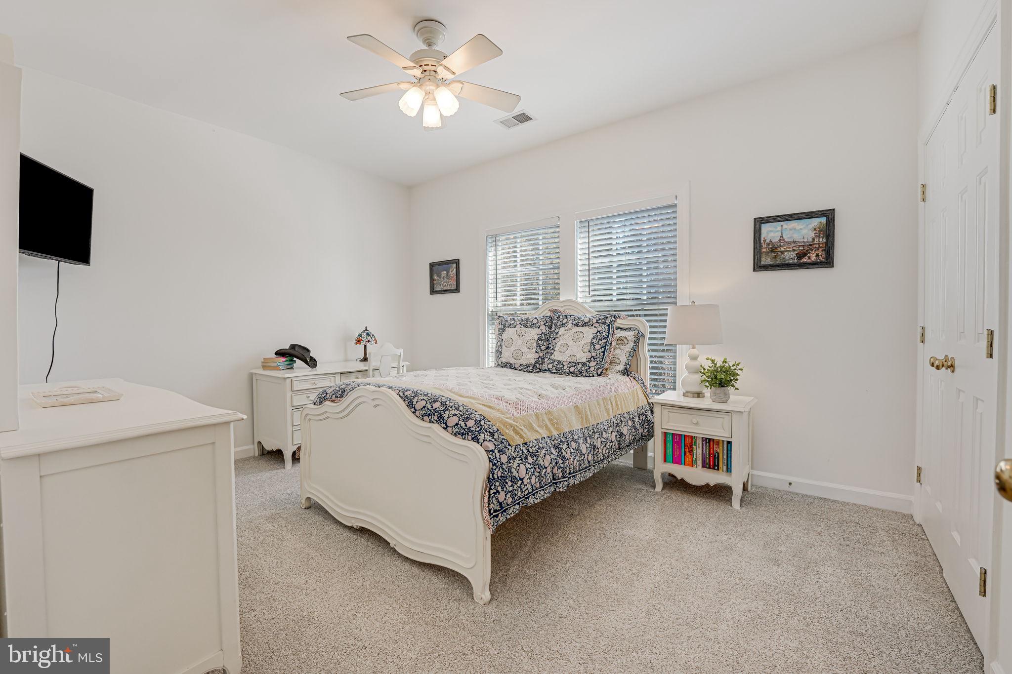 24286 Walnut Hill Pl